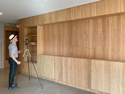 Holzvertäfelung mit Schriftgestaltung in der Bibliothek im Kloster Loccum